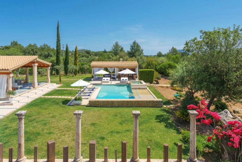 IMPRESSIVE LUXURY VILLA IN POLLENÇA – image 4