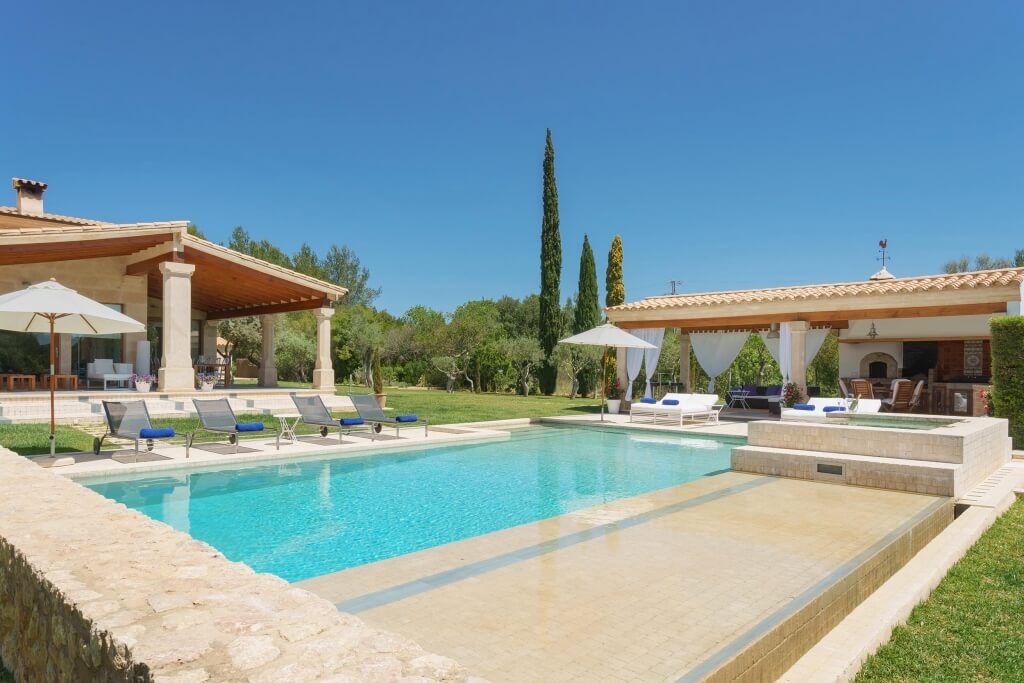 IMPRESSIVE LUXURY VILLA IN POLLENÇA – image 7